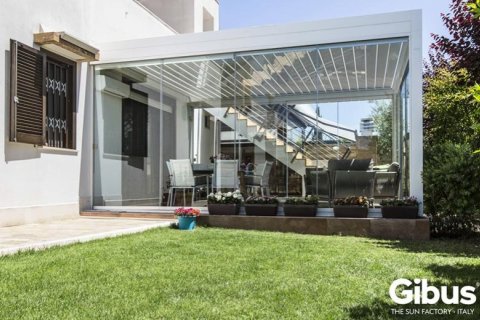 Pergola de Gibus avec éléments en verre