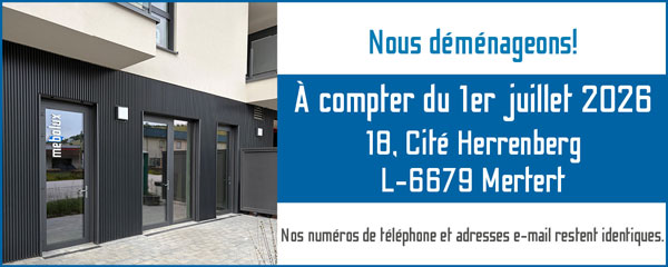 Image de bannière montrant un détail de la façade du bureau dans la partie gauche. Dans la partie droite, des informations indiquant la date du déménagement et la nouvelle adresse.