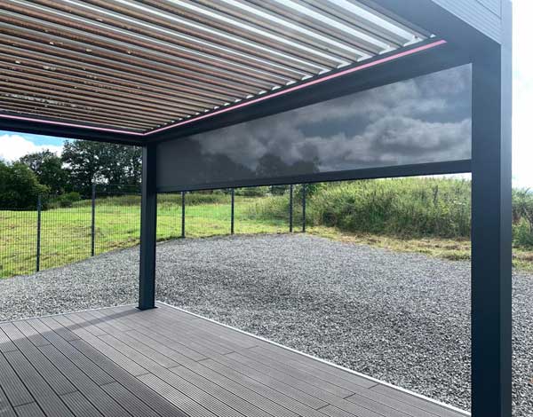 Pergola modèle avec toit à lamelles Pergola modèle avec toit à lamelles