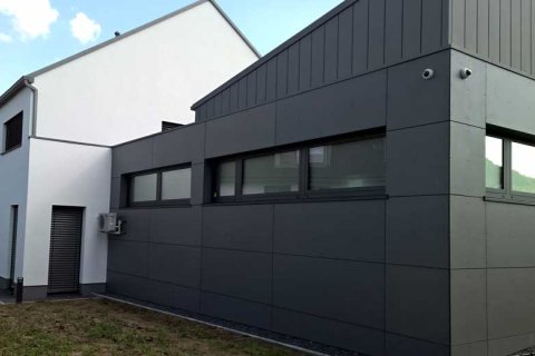 Bild zeigt Ausschnitt einer Fassade